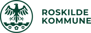 Logo for Roskilde Kommune med ørn, mur og bølger
